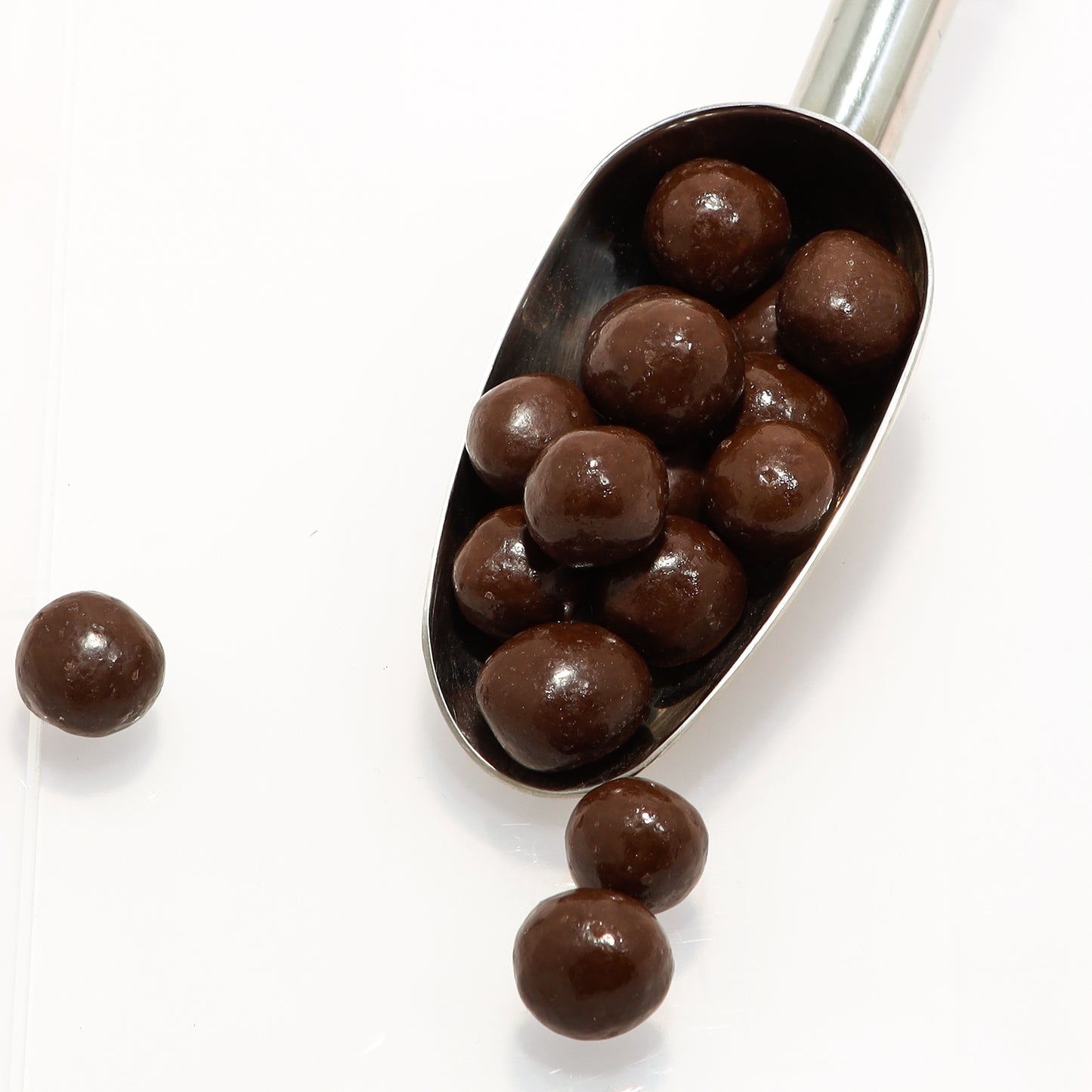 Noisettes enrobées chocolat noir 200g (Tarif écoles)