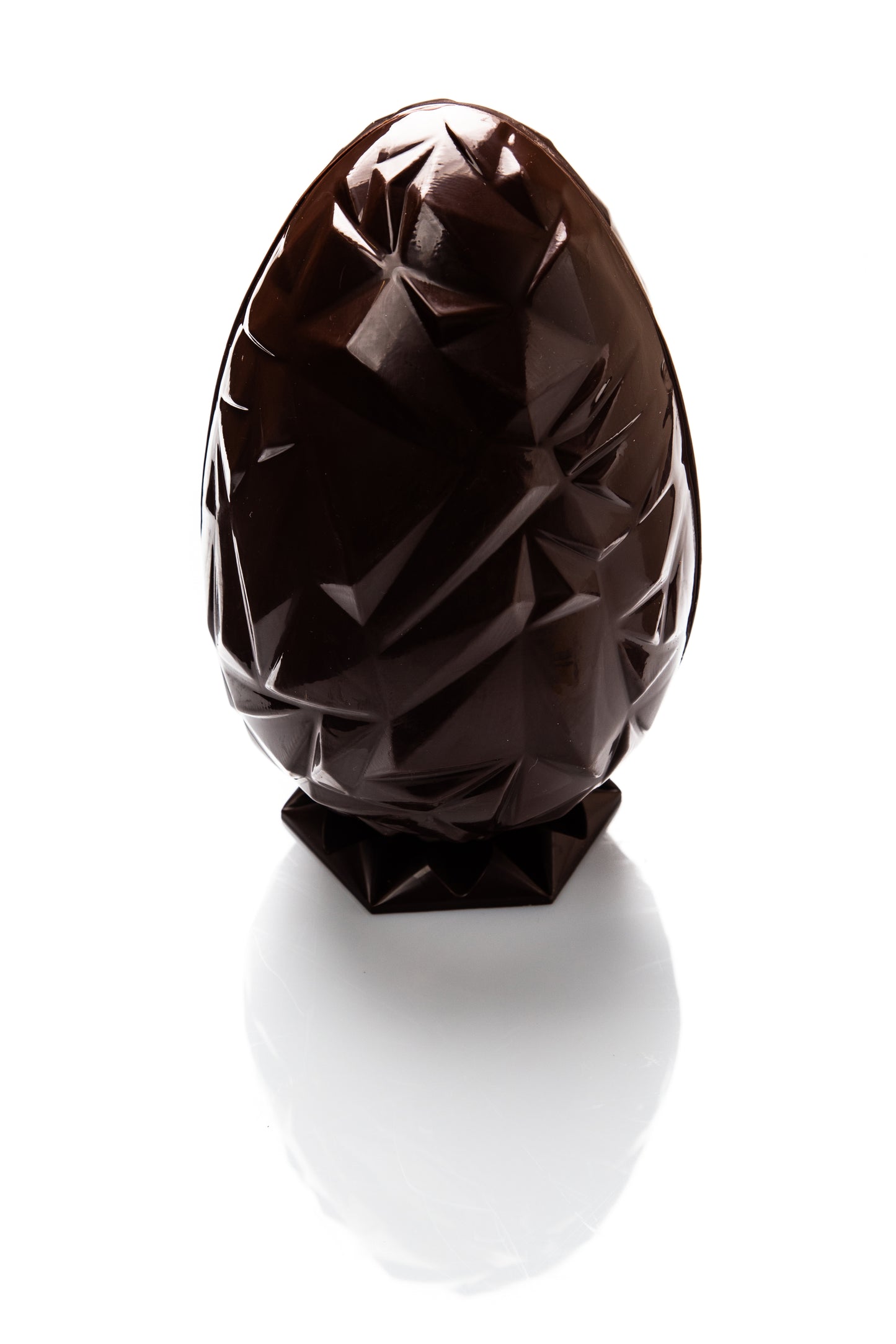 Oeuf Froissé chocolat noir garni - L 23cm (Tarif écoles)